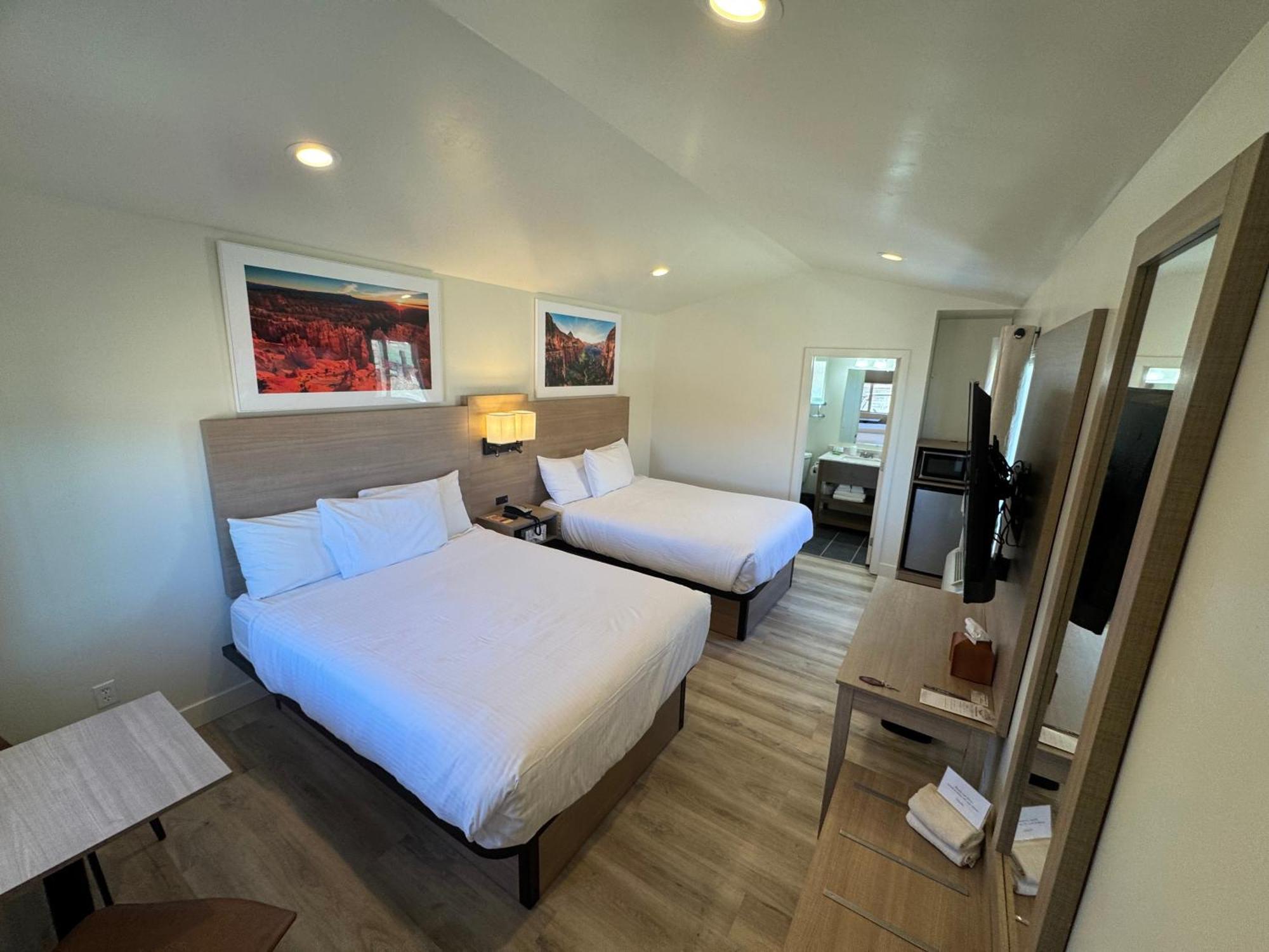 Mountain Ridge Cabins & Lodging Between Bryce And Zion National Park هاتش المظهر الخارجي الصورة